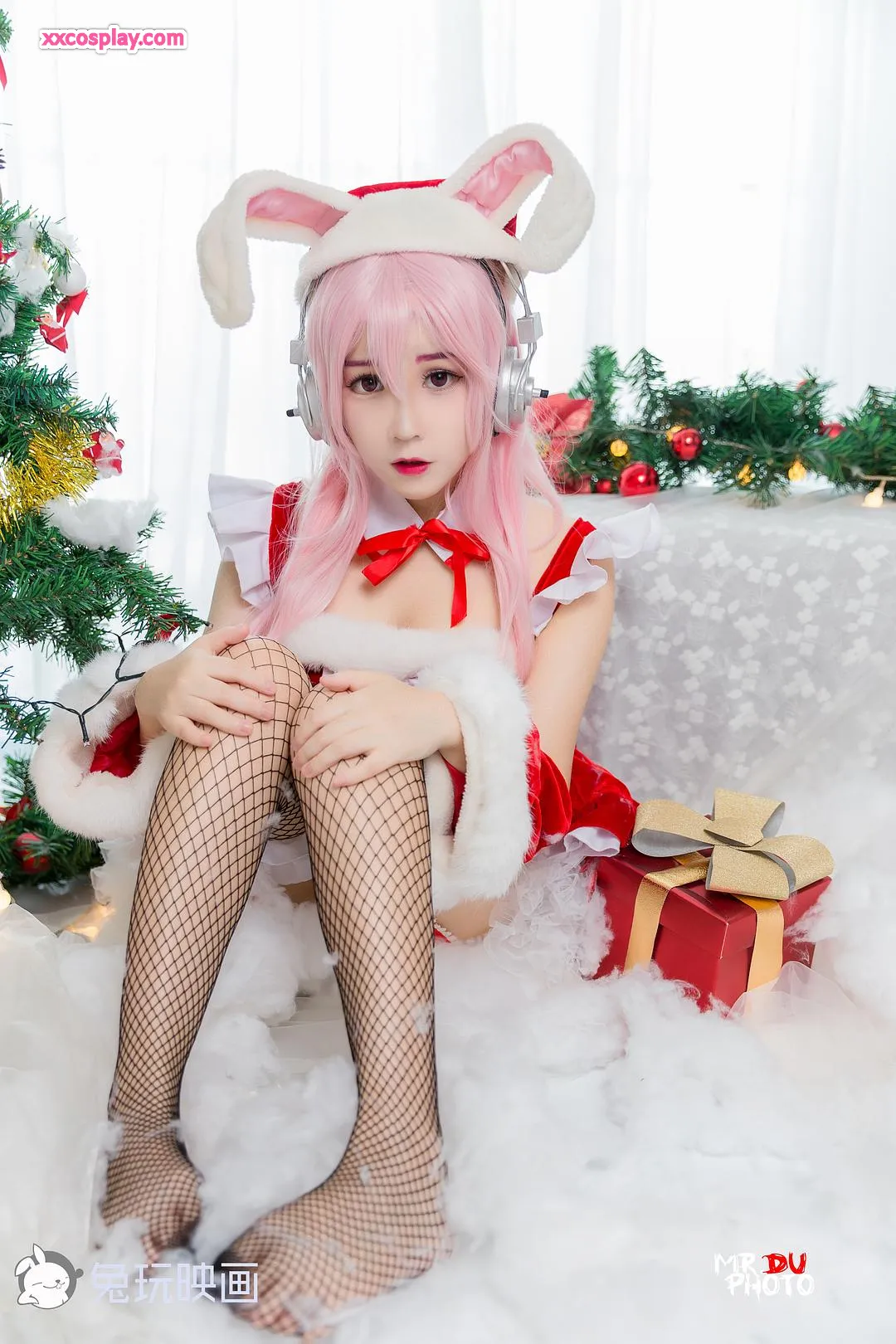 兔玩映画《兔子呀》：圣诞兔女郎与兔女仆